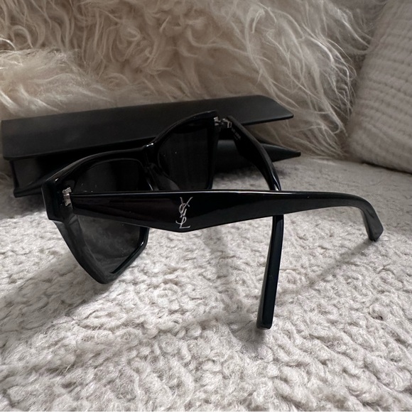 Saint Laurent SL M103 Sunglasses - Picture 10 of 16
